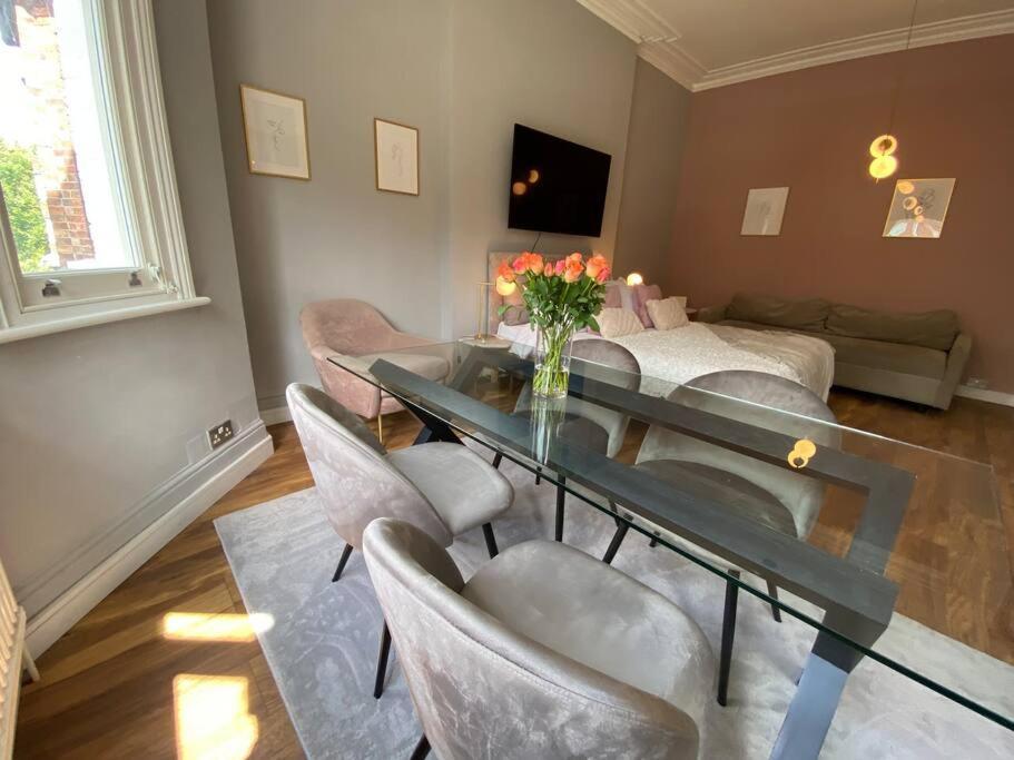 Studio For 3 Near Regents Park N5 런던 외부 사진