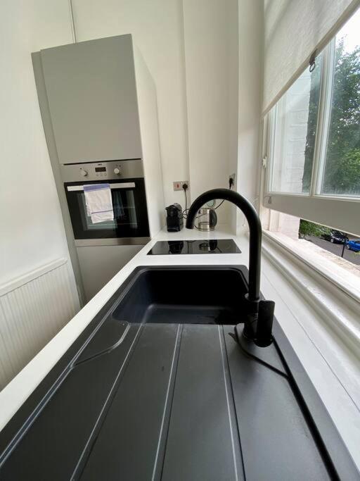 Studio For 3 Near Regents Park N5 런던 외부 사진