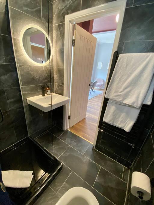 Studio For 3 Near Regents Park N5 런던 외부 사진