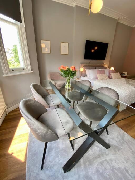 Studio For 3 Near Regents Park N5 런던 외부 사진