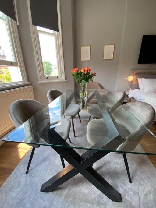 Studio For 3 Near Regents Park N5 런던 외부 사진
