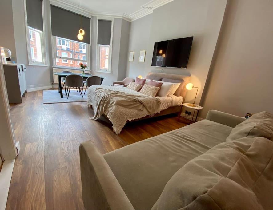 Studio For 3 Near Regents Park N5 런던 외부 사진