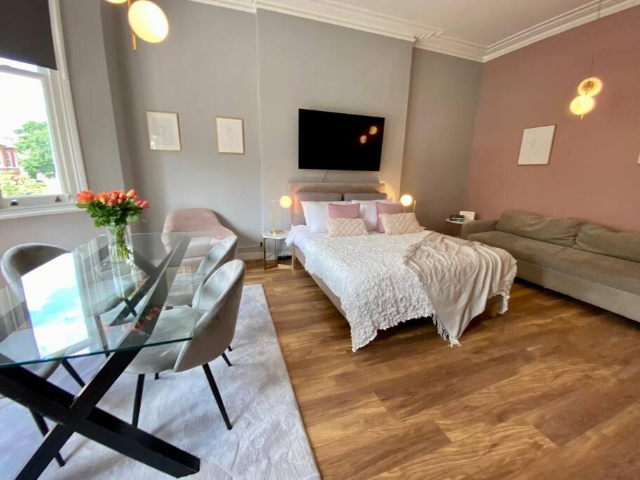 Studio For 3 Near Regents Park N5 런던 외부 사진