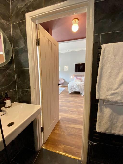 Studio For 3 Near Regents Park N5 런던 외부 사진