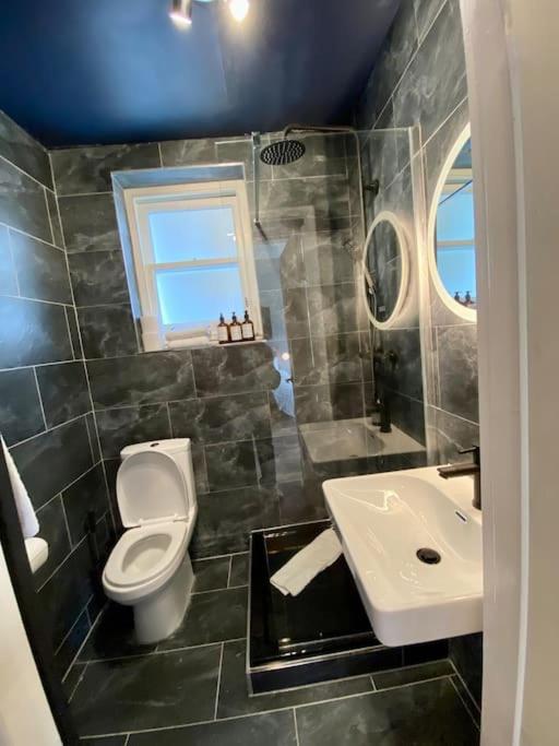 Studio For 3 Near Regents Park N5 런던 외부 사진