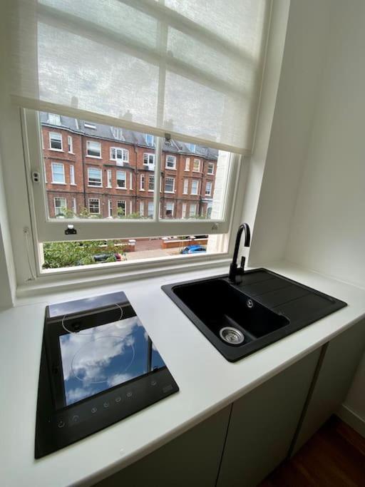 Studio For 3 Near Regents Park N5 런던 외부 사진
