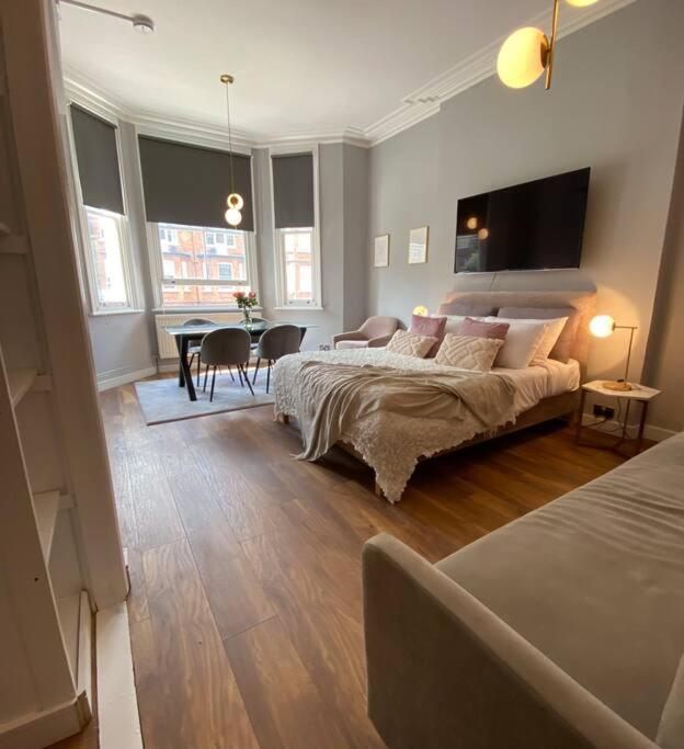 Studio For 3 Near Regents Park N5 런던 외부 사진
